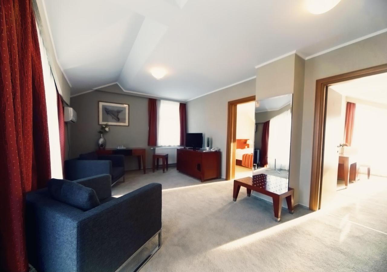 Hotel Atrium Tîrgu Secuiesc Εξωτερικό φωτογραφία