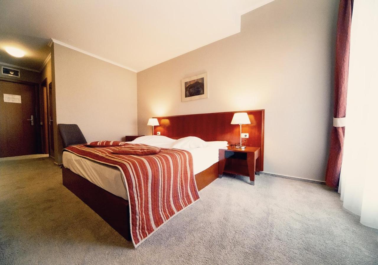 Hotel Atrium Tîrgu Secuiesc Εξωτερικό φωτογραφία