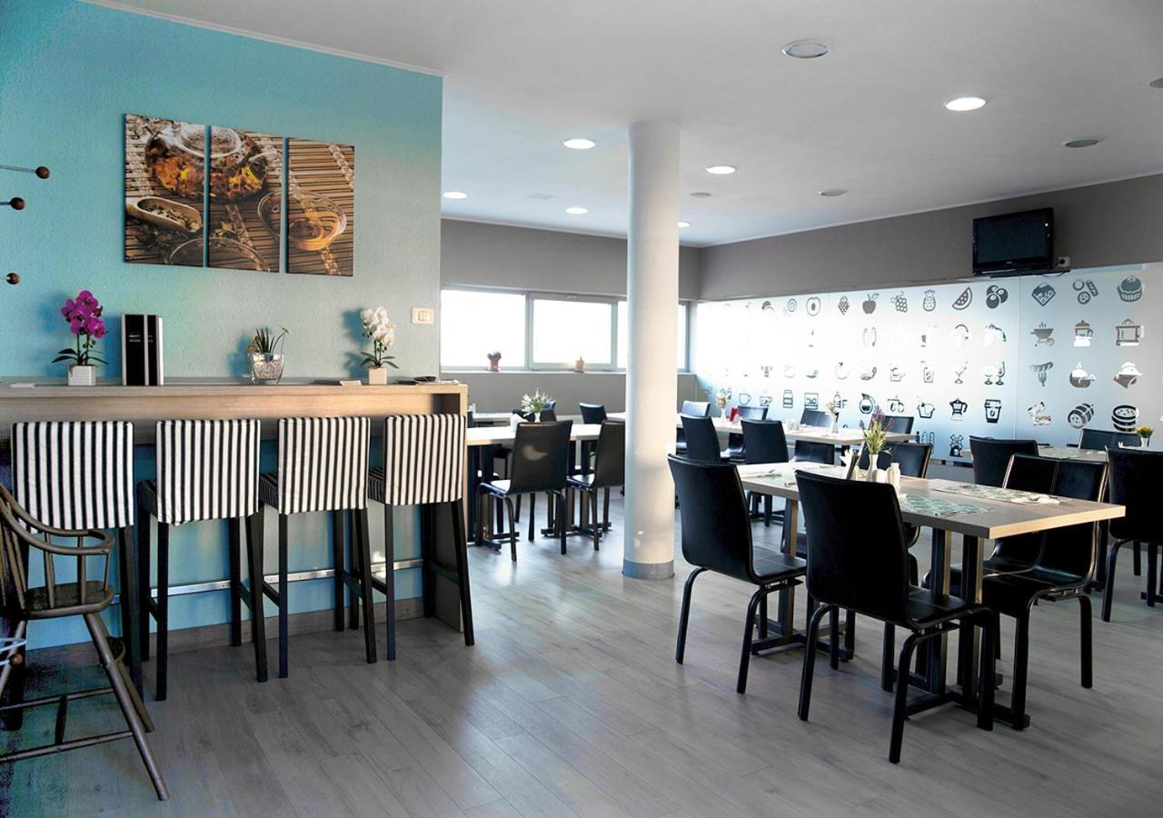 Hotel Atrium Tîrgu Secuiesc Εξωτερικό φωτογραφία